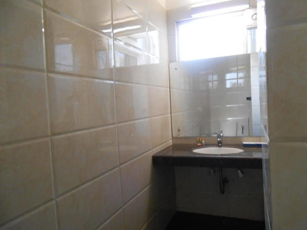Hotel Madhushrie Agra  Bagian luar foto