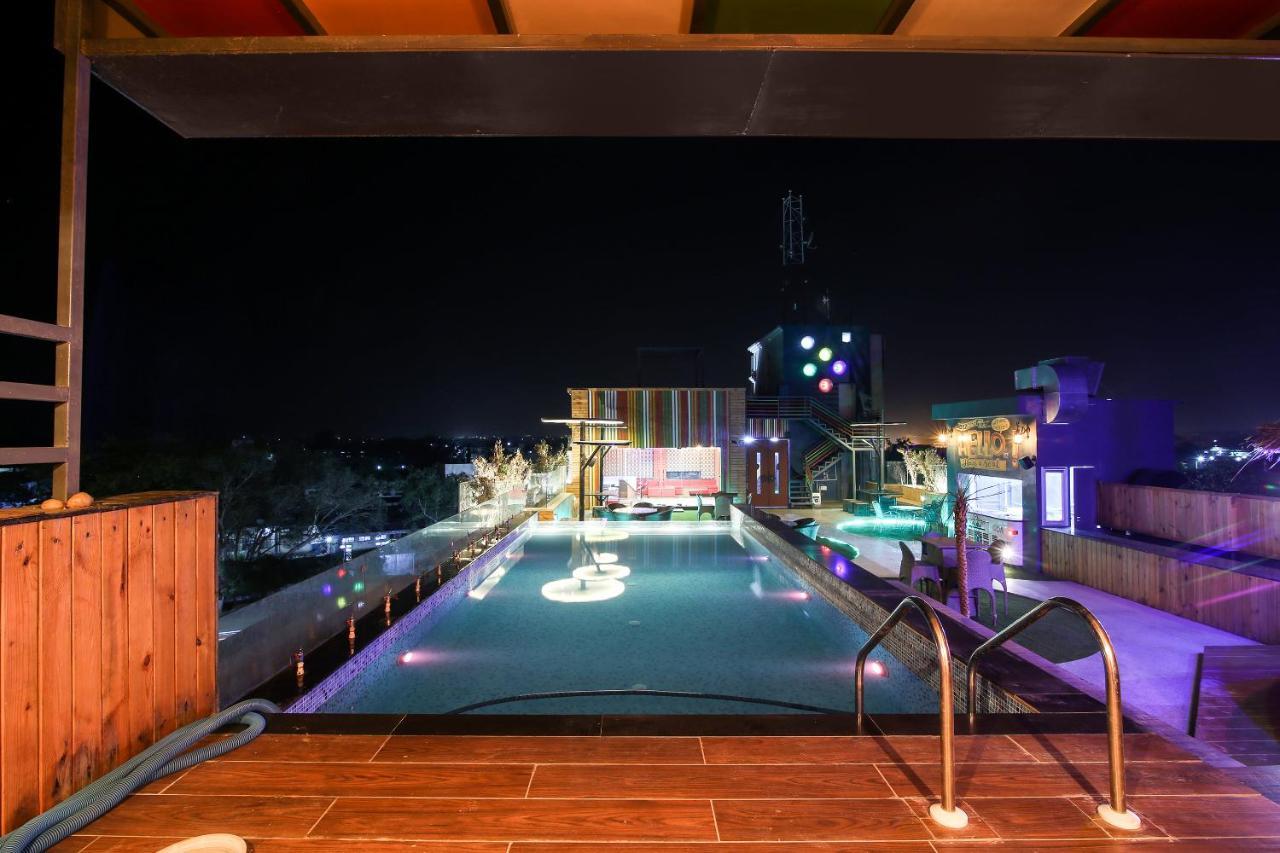 Hotel Madhushrie Agra  Bagian luar foto