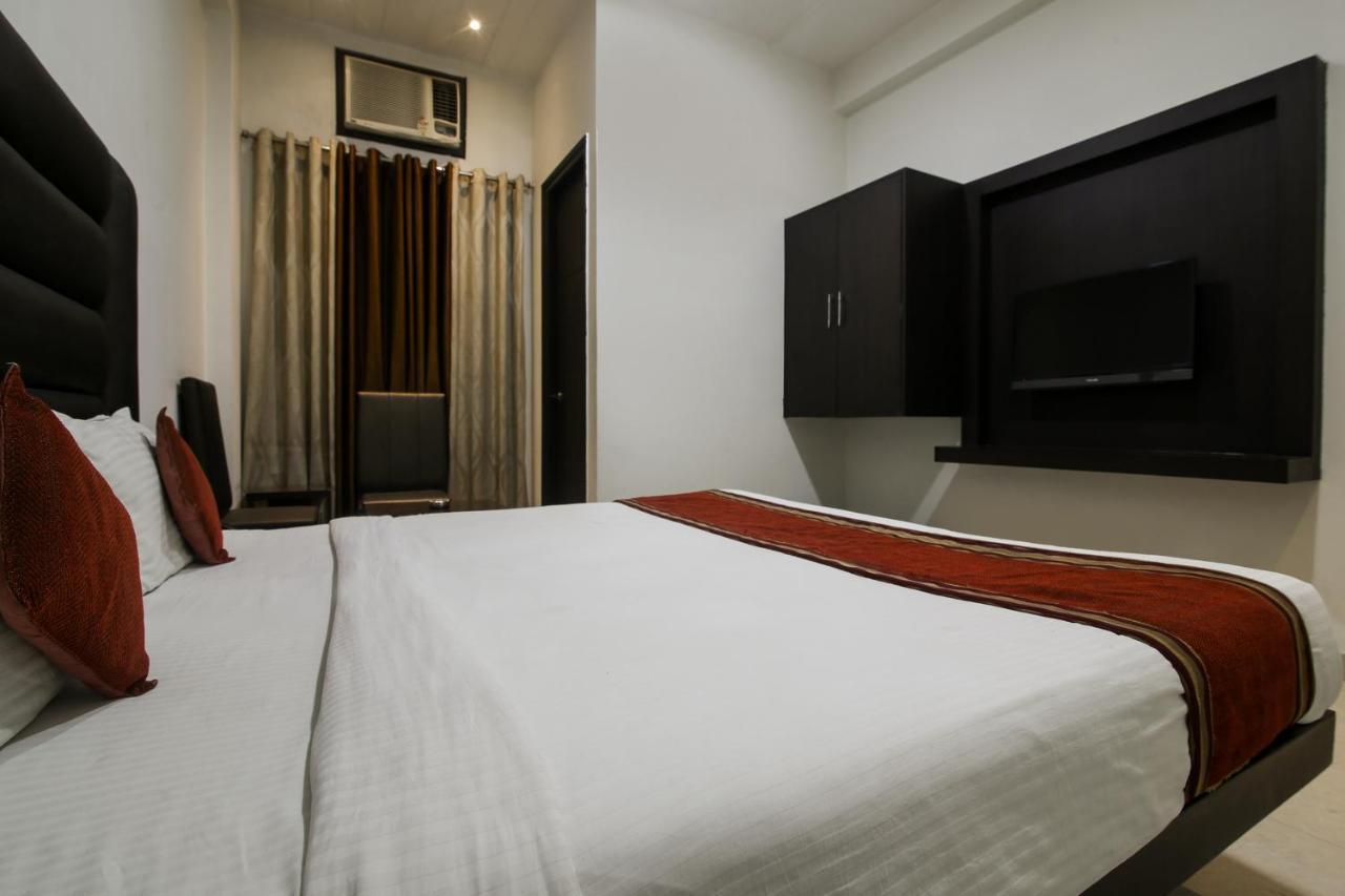 Hotel Madhushrie Agra  Bagian luar foto